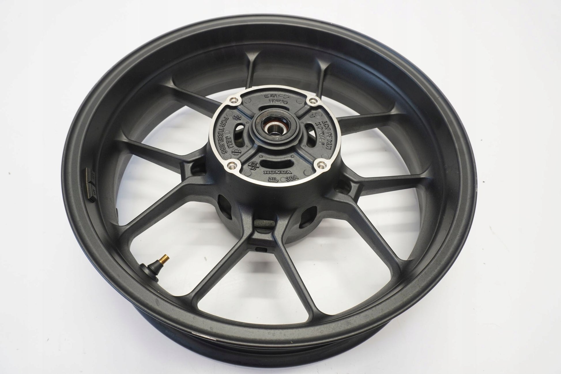 HONDA CB 750 HORNET 23- Felge hinten Wheel Hinterrad 3