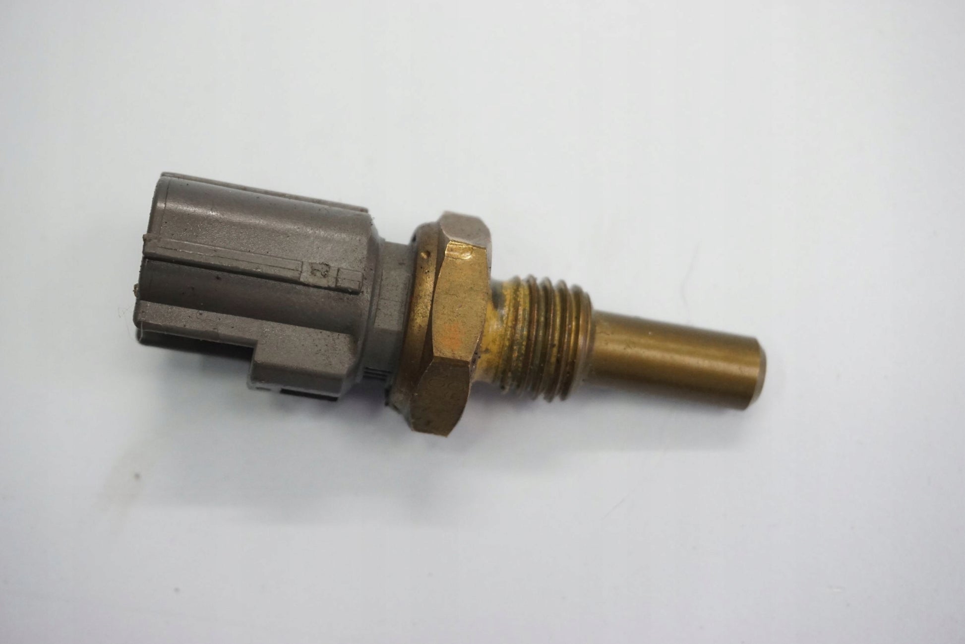 SUZUKI GSX-R 1000 K3-K4 Temperatursensor Thermostat Temperature sensor 2