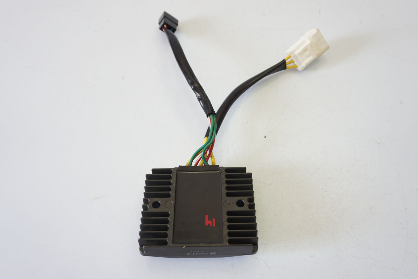 MOTO GUZZI V9 ROAMER Spannungsregler Gleichrichter Rectifier Voltage Regulator 2