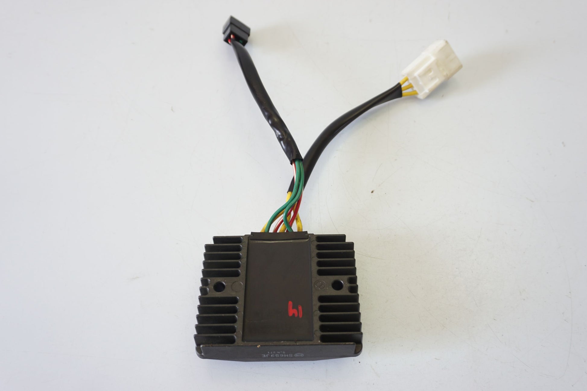 MOTO GUZZI V9 ROAMER Spannungsregler Gleichrichter Rectifier Voltage Regulator 2