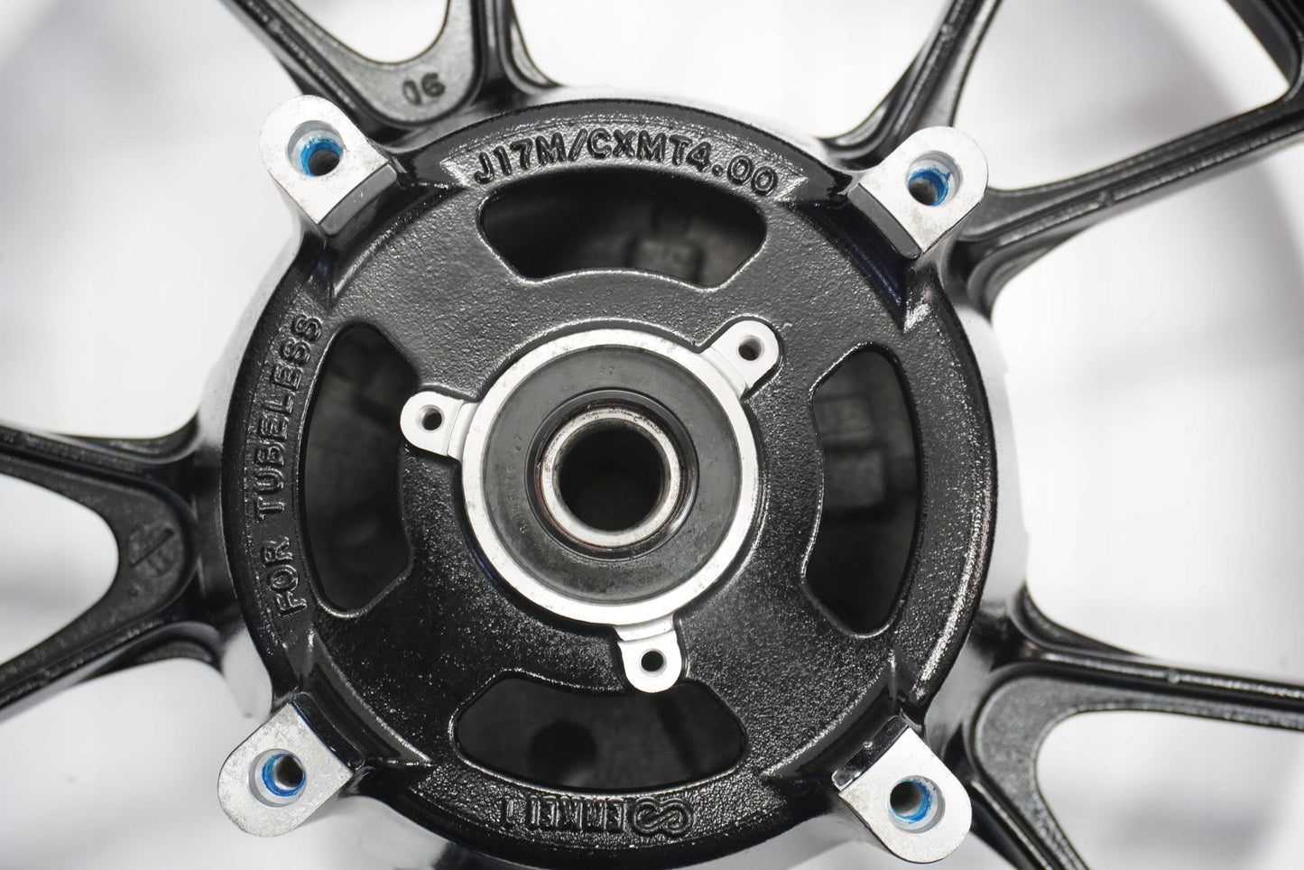 SUZUKI DL 650 V-STROM 19- Felge hinten Wheel Hinterrad 4