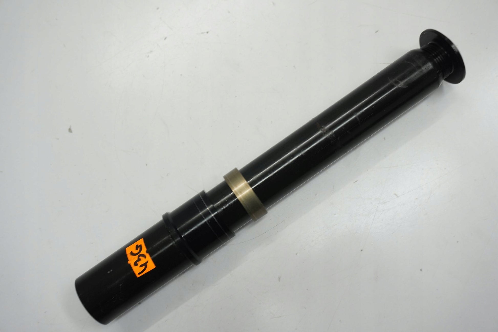 KTM 890 DUKE R 20- Vorderachse Achse vorne Radachse front axle 4