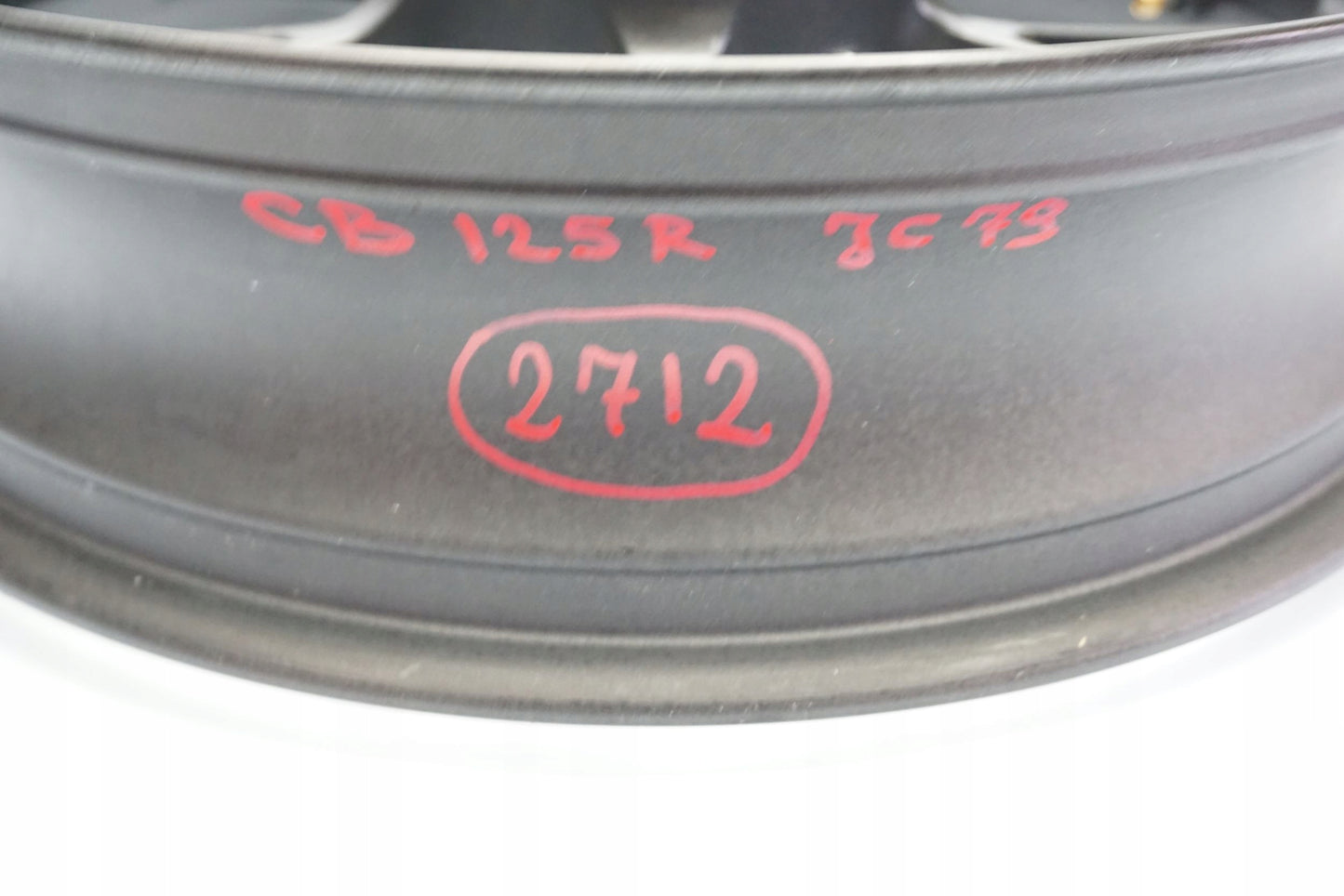 HONDA CB 125 R JC79 18-20 Felge hinten Wheel Hinterrad 5