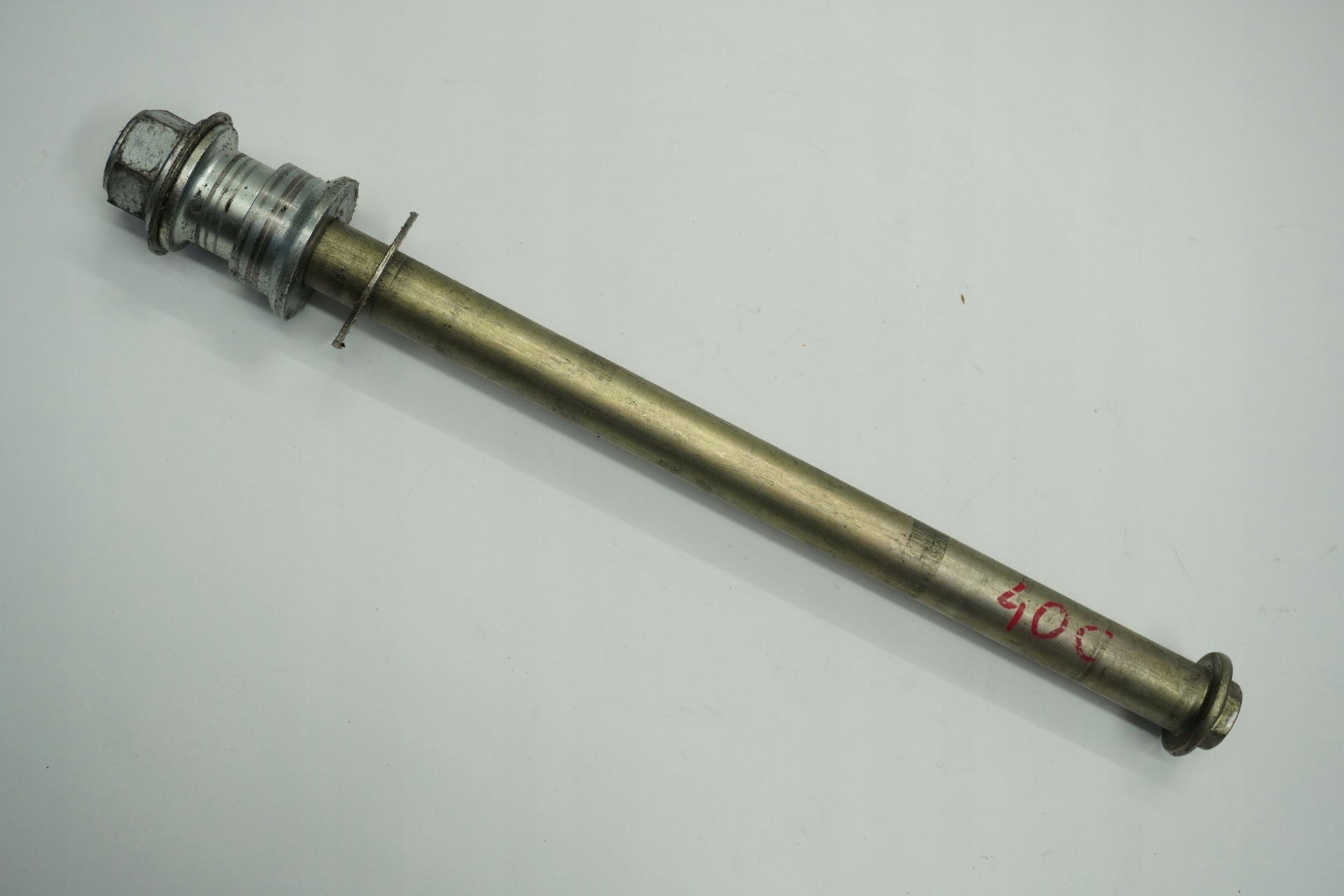 SUZUKI SFV 650 GLADIUS 09-16 Hinterachse Achse hinten Radachse rear axle 7