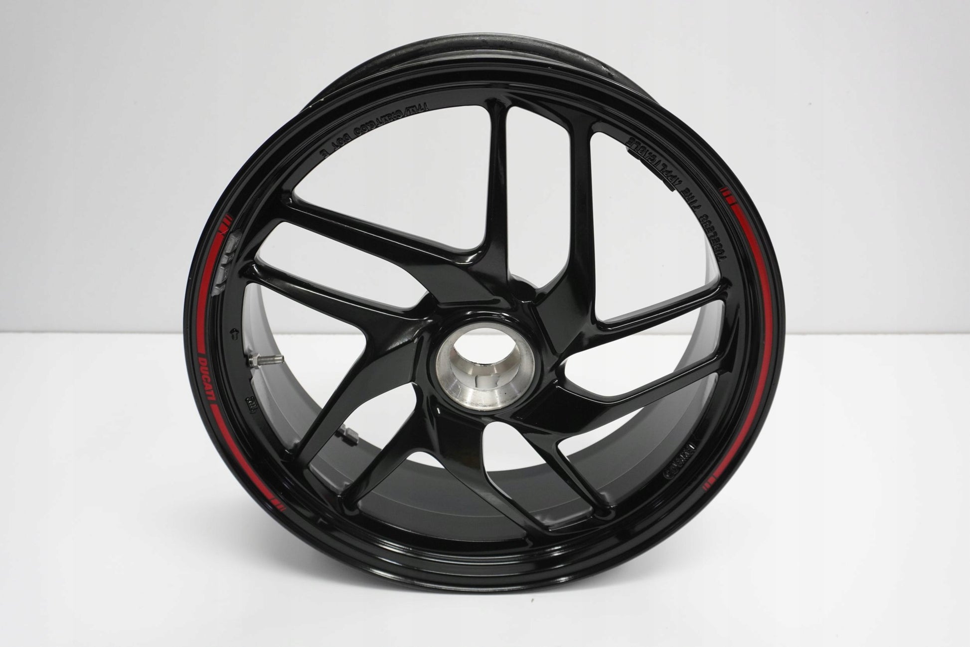 DUCATI MULTISTRADA 1200 S 10-15 Felge hinten Wheel Hinterrad 7