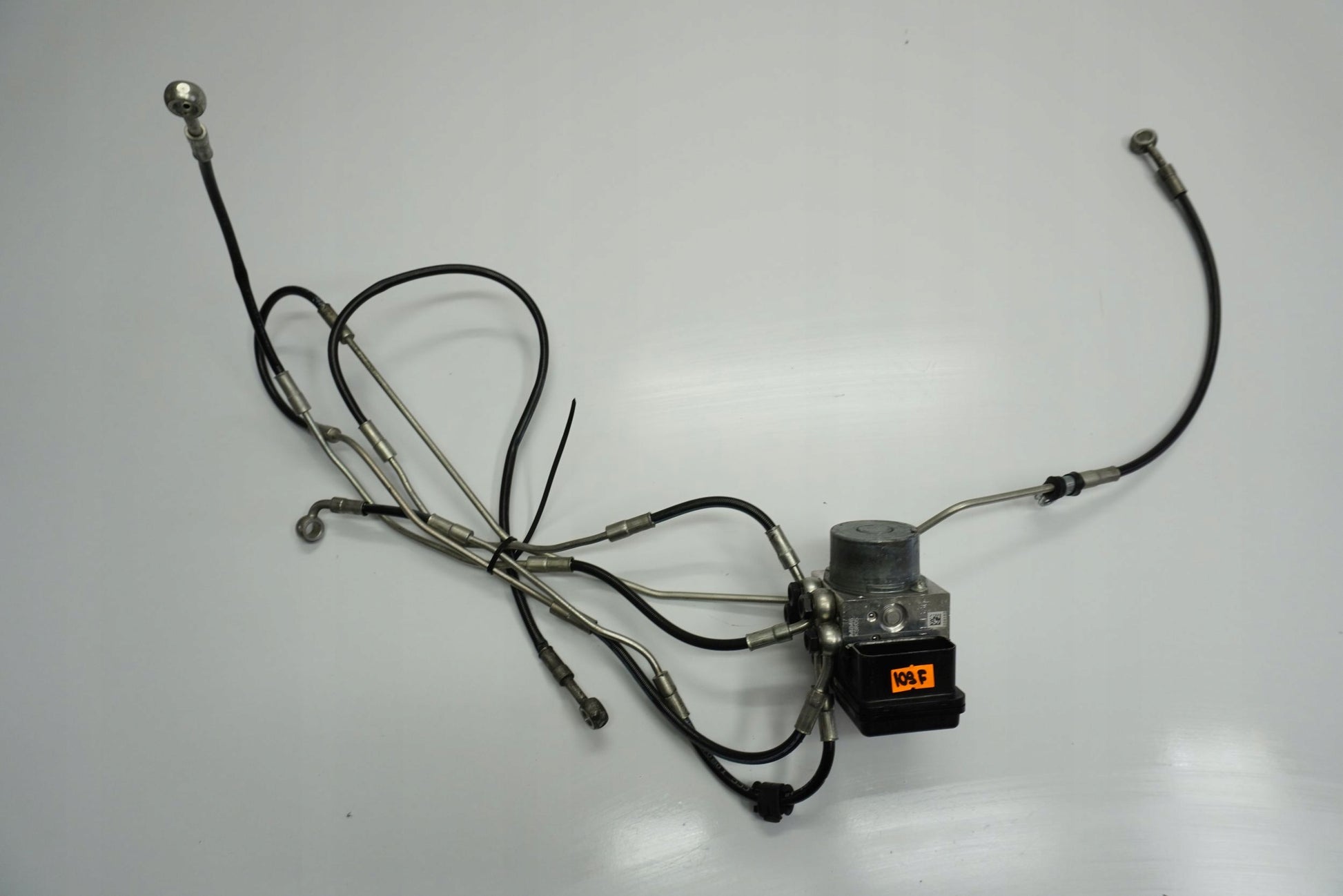 DUCATI PANIGALE 1299 15-18 POMPA ABS + ŚRUBY 5