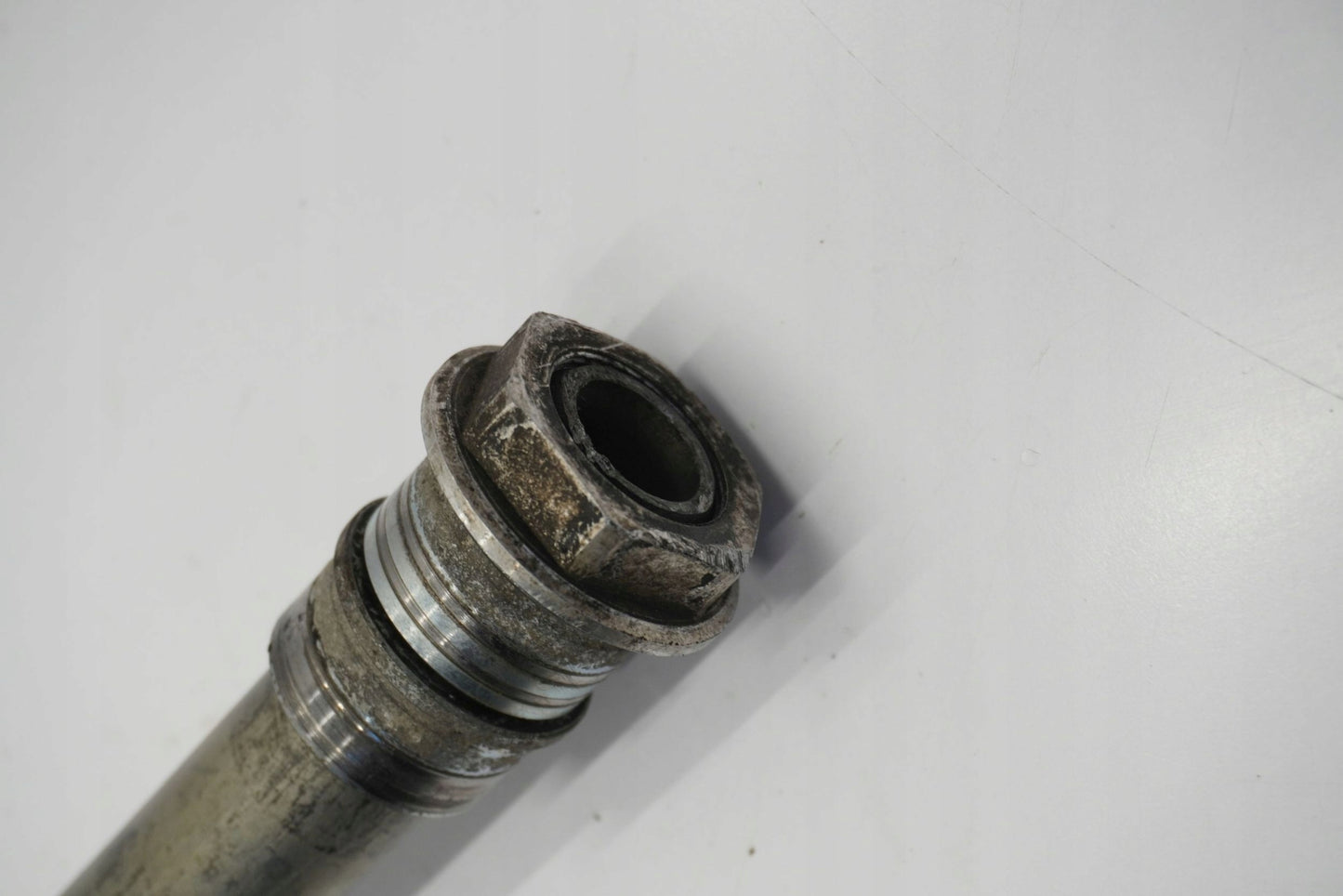 YAMAHA MT-10 16-21 Vorderachse Achse vorne Radachse front axle 6