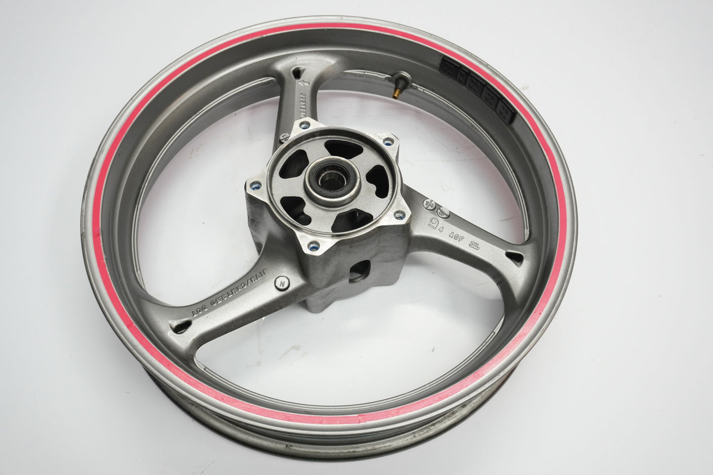 SUZUKI GSR 750 11-16 Felge vorne Wheel Vorderrad 5