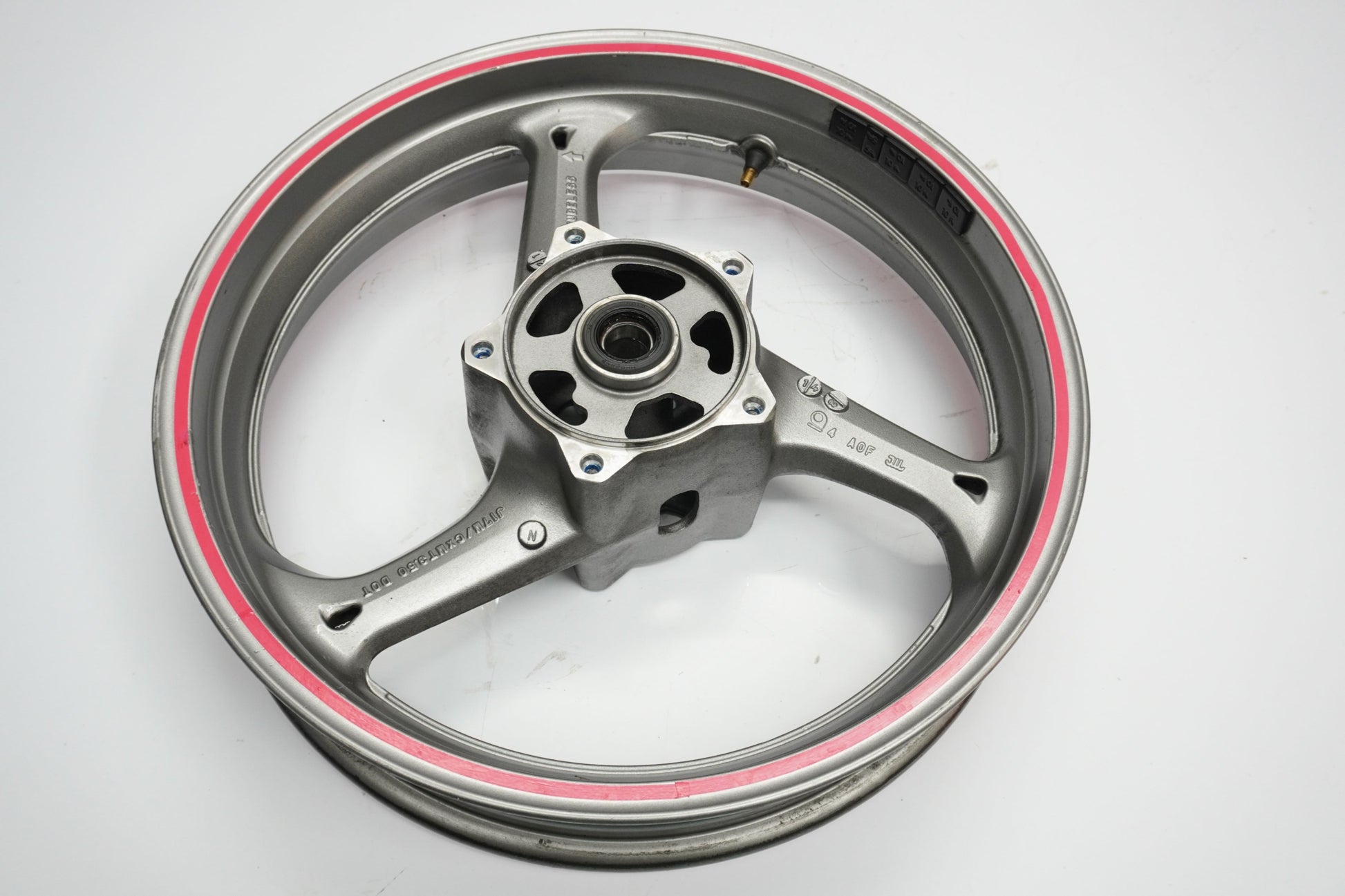 SUZUKI GSR 750 11-16 Felge vorne Wheel Vorderrad 5