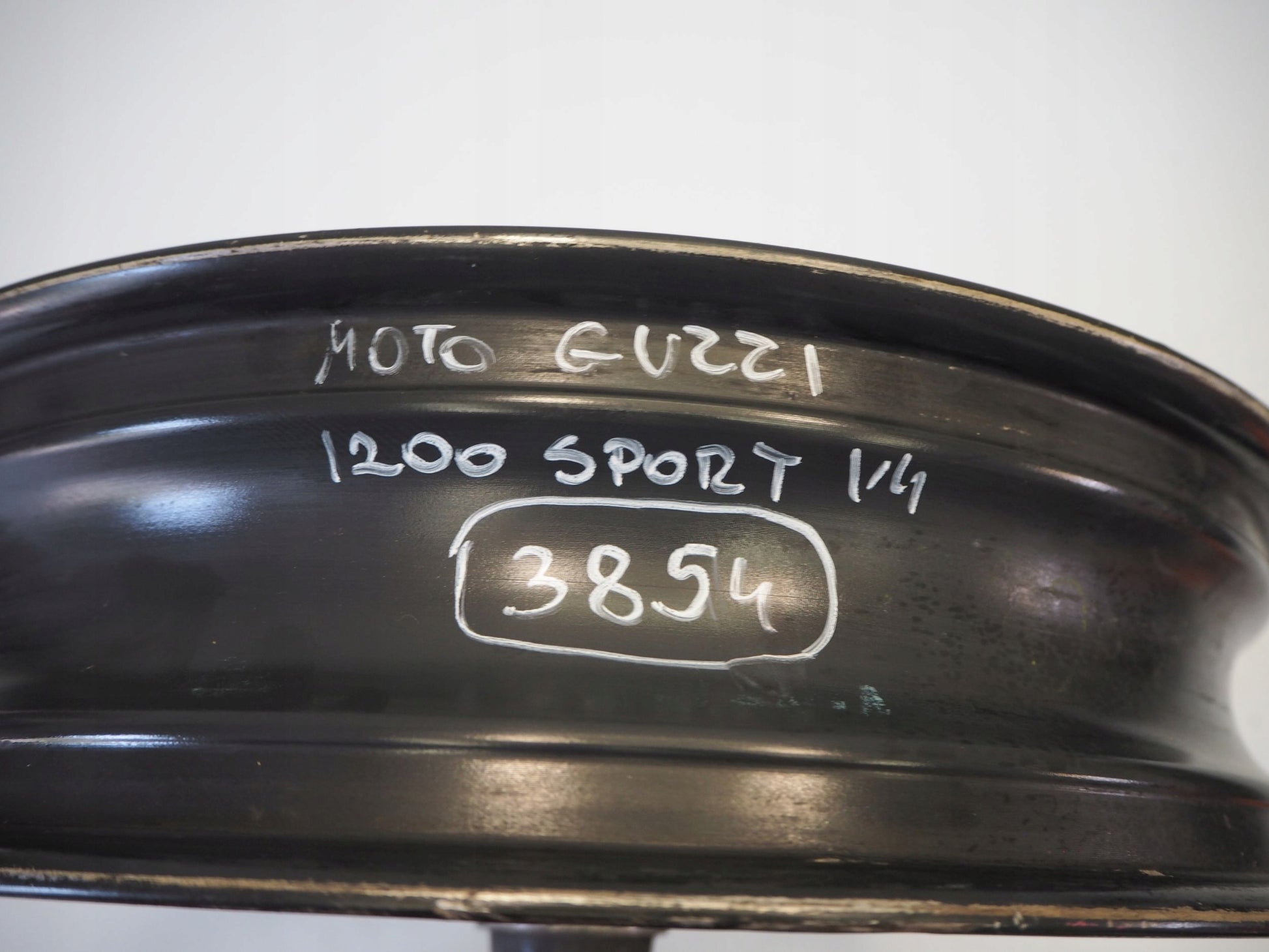 MOTO GUZZI 1200 SPORT V4 06-13 Felge vorne Wheel Vorderrad 4