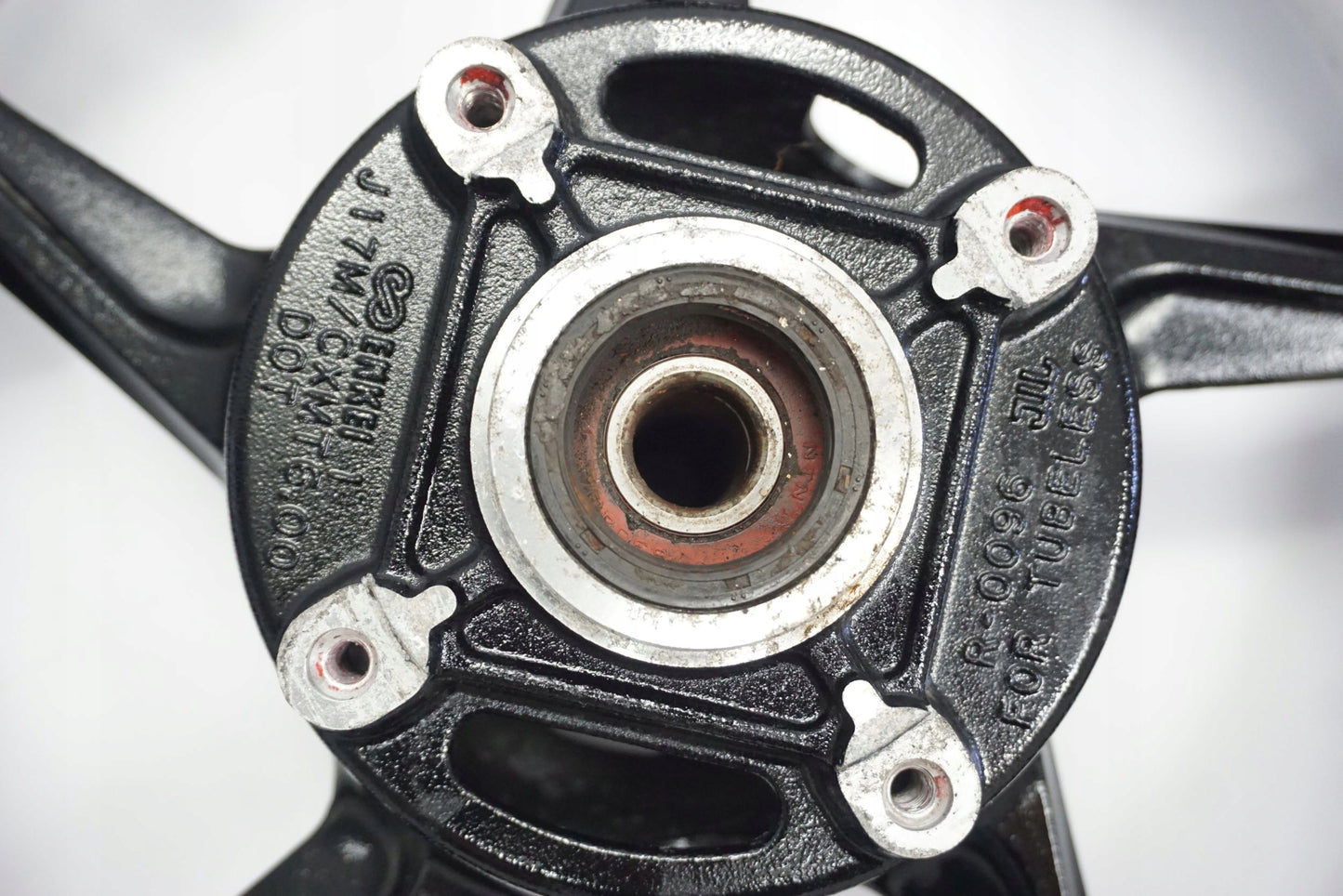 KAWASAKI Z1000 10-13 Felge hinten Wheel Hinterrad 2