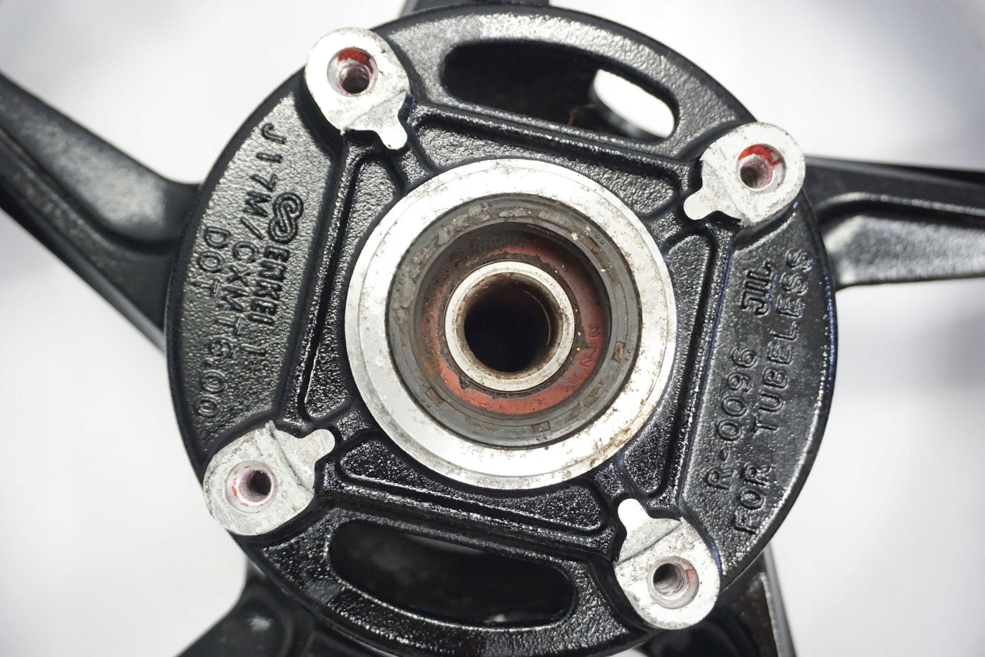 KAWASAKI Z1000 10-13 Felge hinten Wheel Hinterrad 2