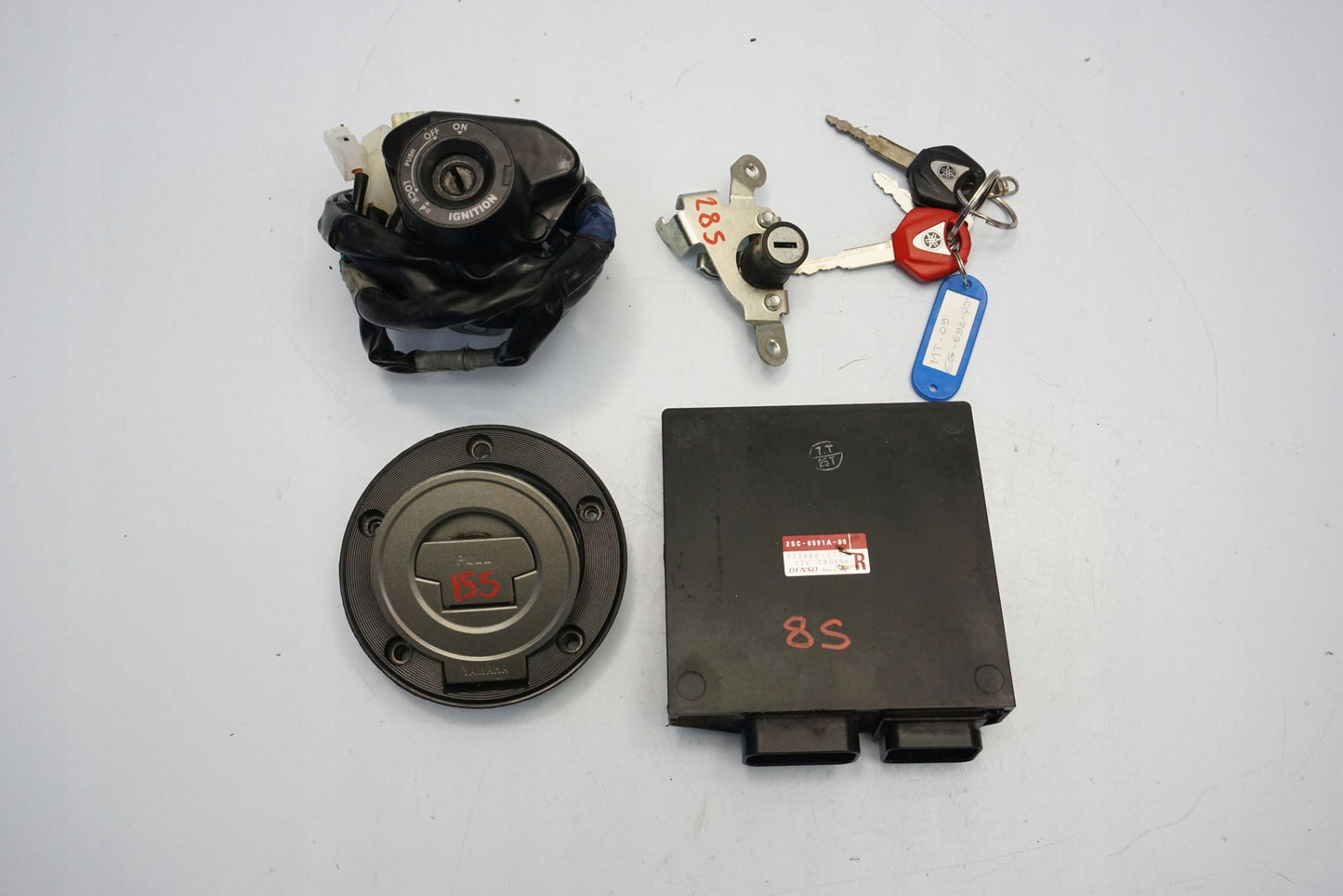 YAMAHA MT-09 TRACER 15-17 Schlosssatz Zündschloss Lock Set