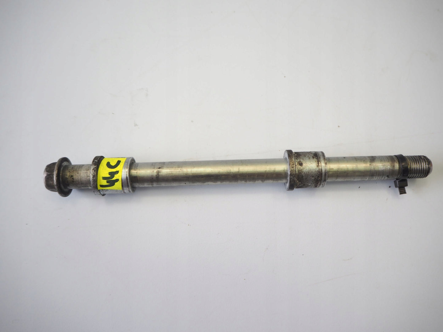 YAMAHA XJ6 N 09-16 Vorderachse Achse vorne Radachse front axle