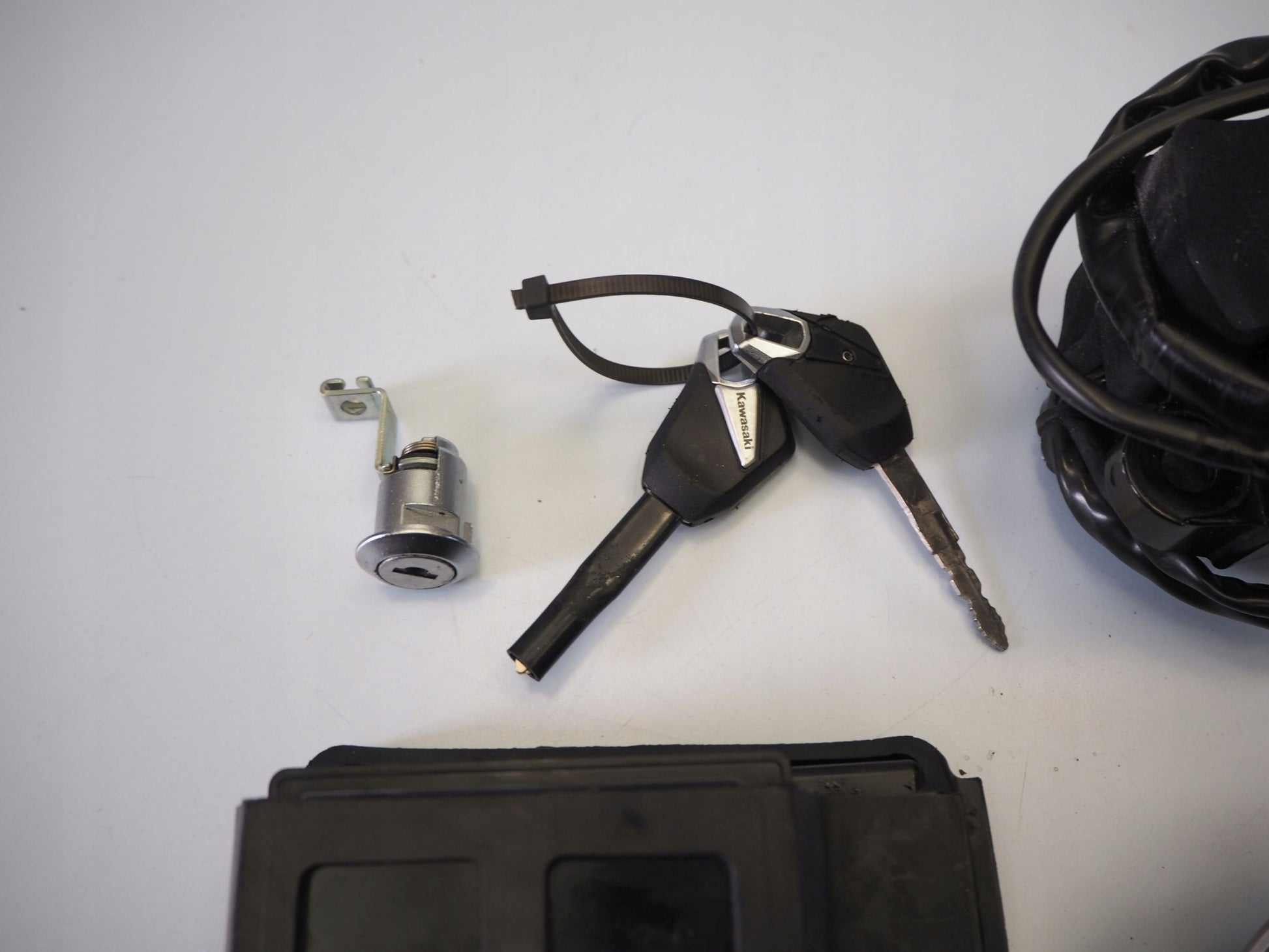 KAWASAKI Z1000 14-19 Schlosssatz Zündschloss Lock Set 13