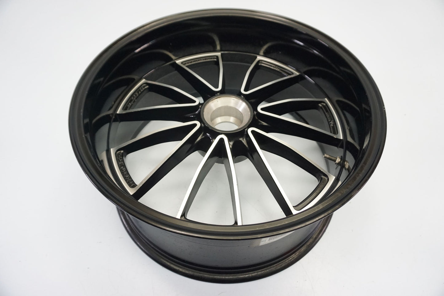 DUCATI DIAVEL 1200 11-13 Felge hinten Wheel Hinterrad 5