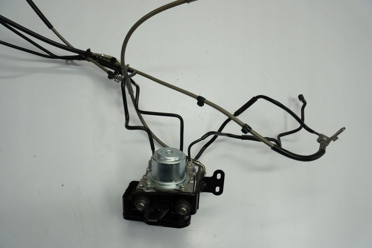 TRIUMPH TIGER 1050 06-12 ABS Pumpe Druckmodulator 2