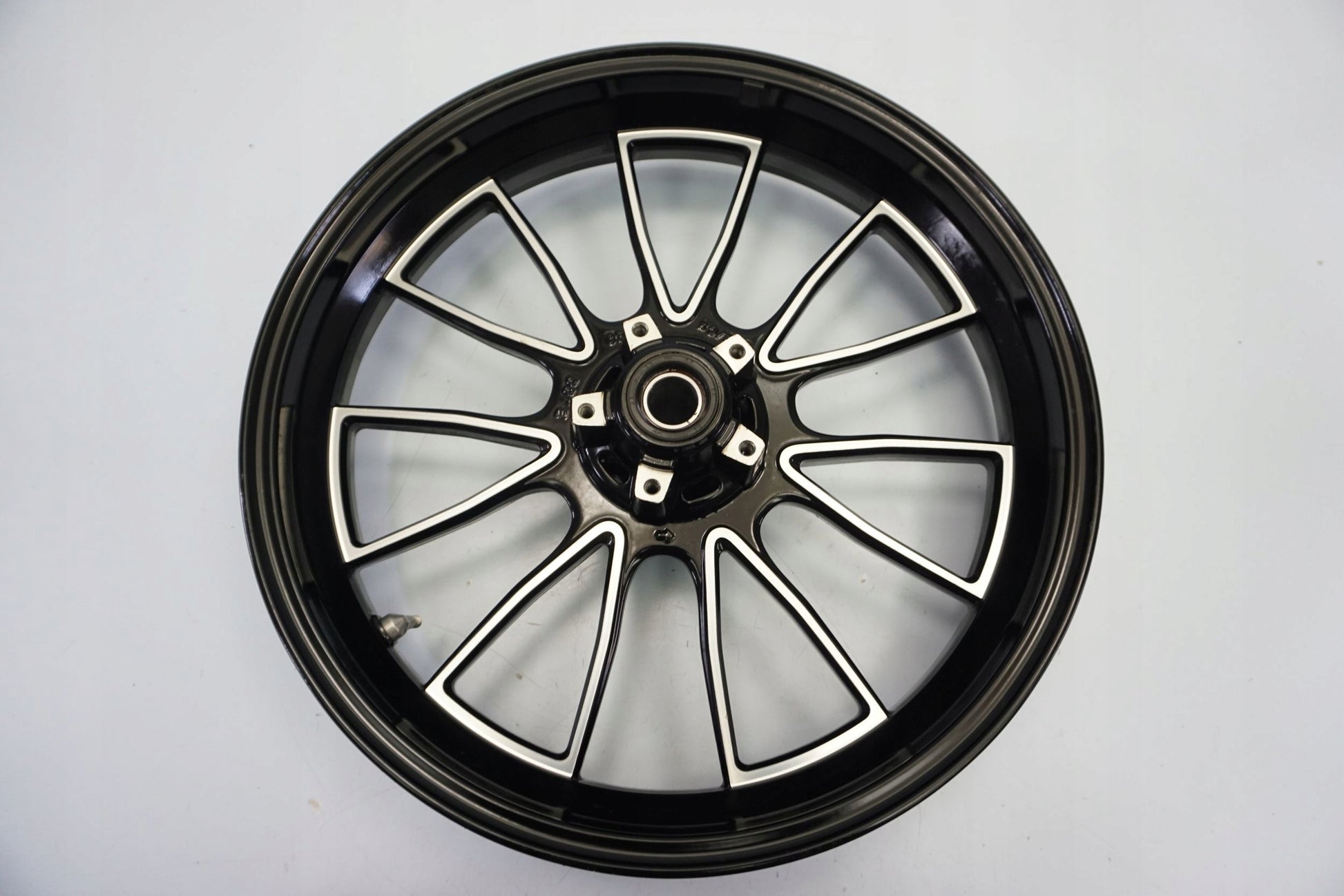 DUCATI DIAVEL 1200 11-13 Felge vorne Wheel Vorderrad 10