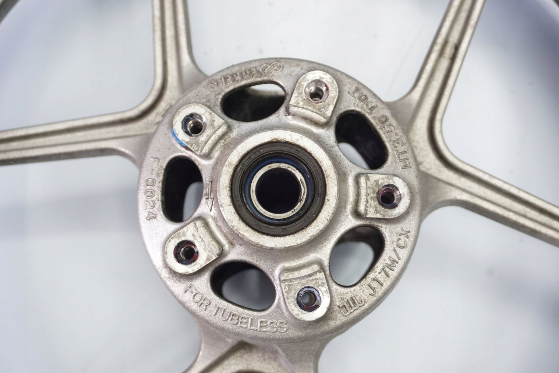 KAWASAKI VERSYS 650 07-09 Felge vorne Wheel Vorderrad 2