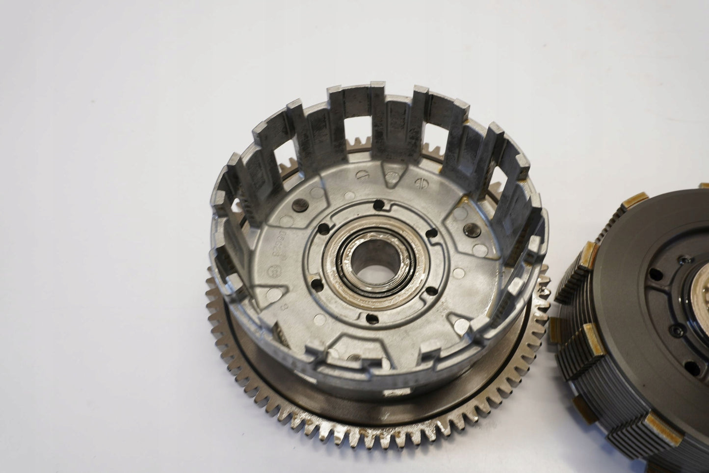 SUZUKI GSR 750 11-16 Kupplung Kupplungskorb Clutch 4