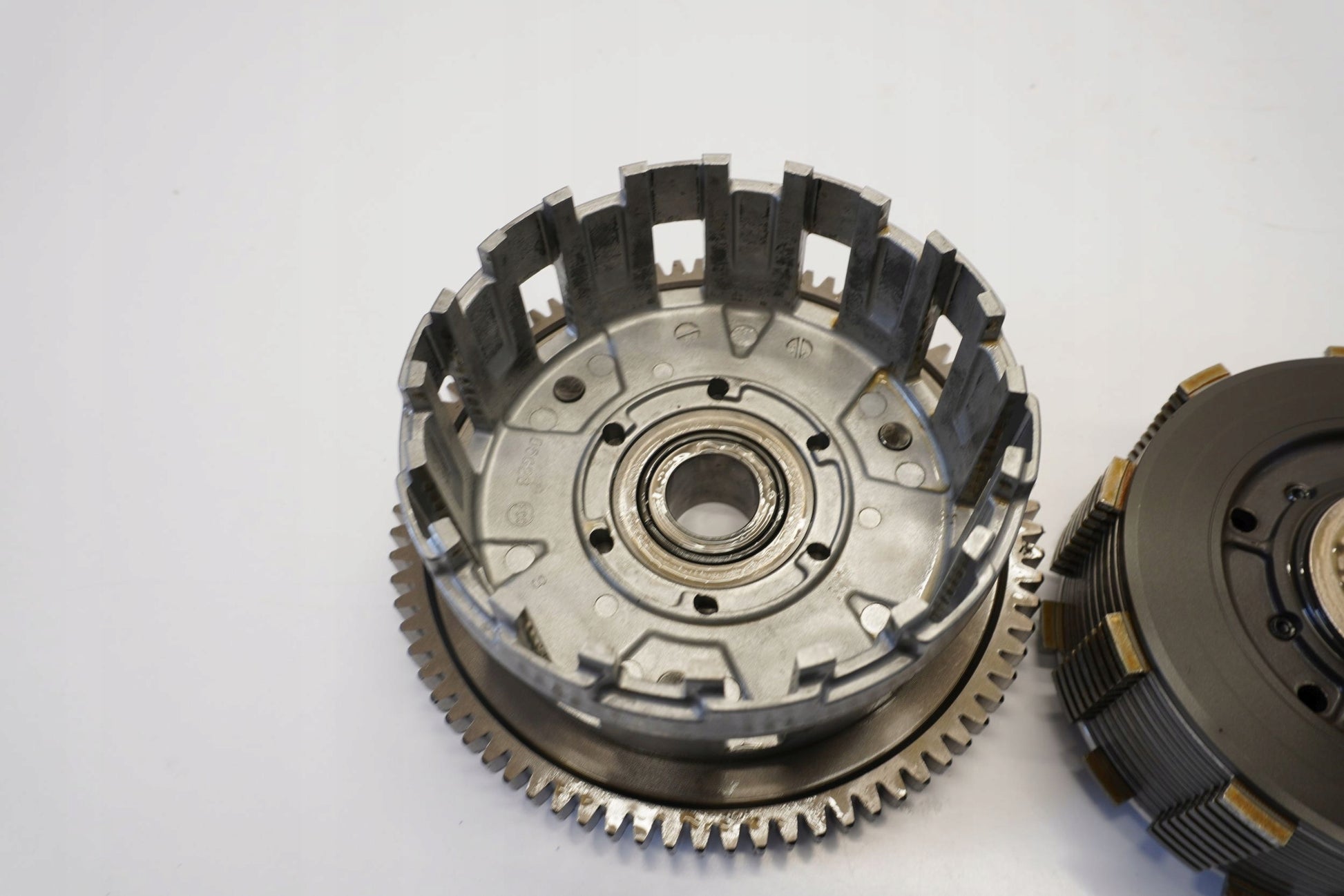 SUZUKI GSR 750 11-16 Kupplung Kupplungskorb Clutch 4