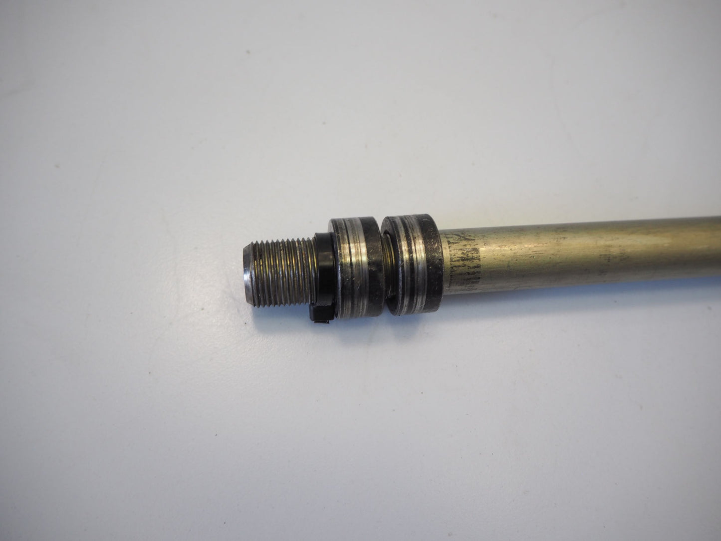 KAWASAKI Z1000 14-19 Vorderachse Achse vorne Radachse front axle 5