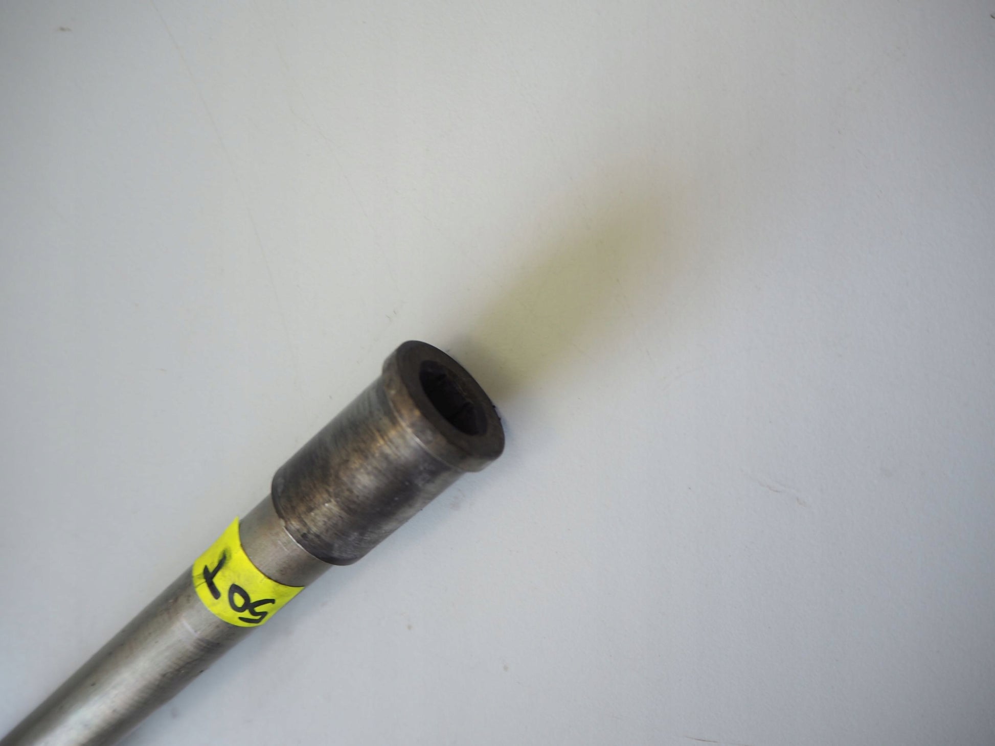 KAWASAKI Z1000 10-13 Vorderachse Achse vorne Radachse front axle 4