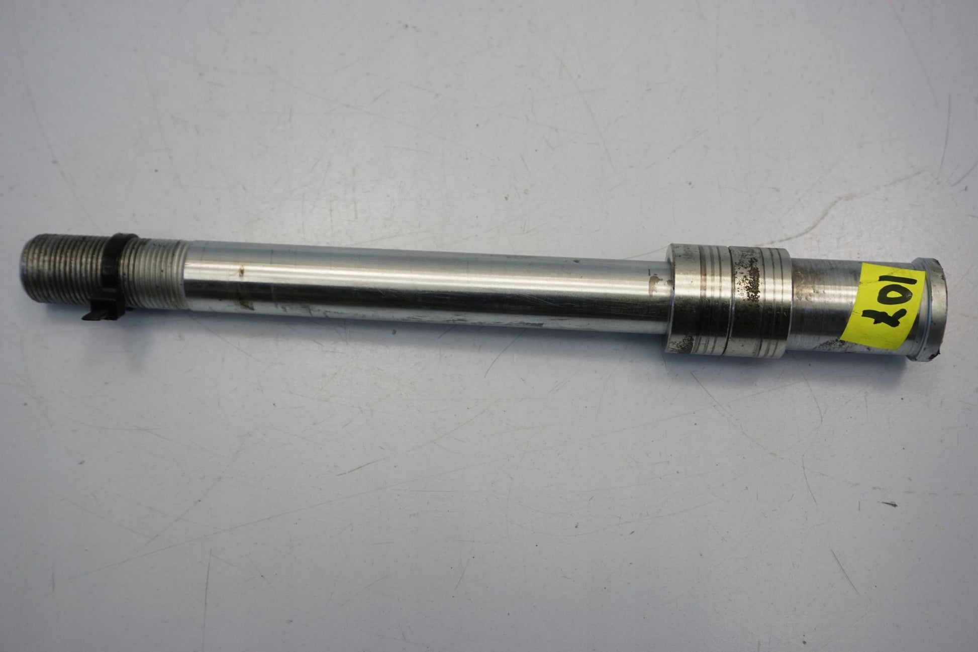 KAWASAKI VULCAN S 650 21- Vorderachse Achse vorne Radachse front axle 4