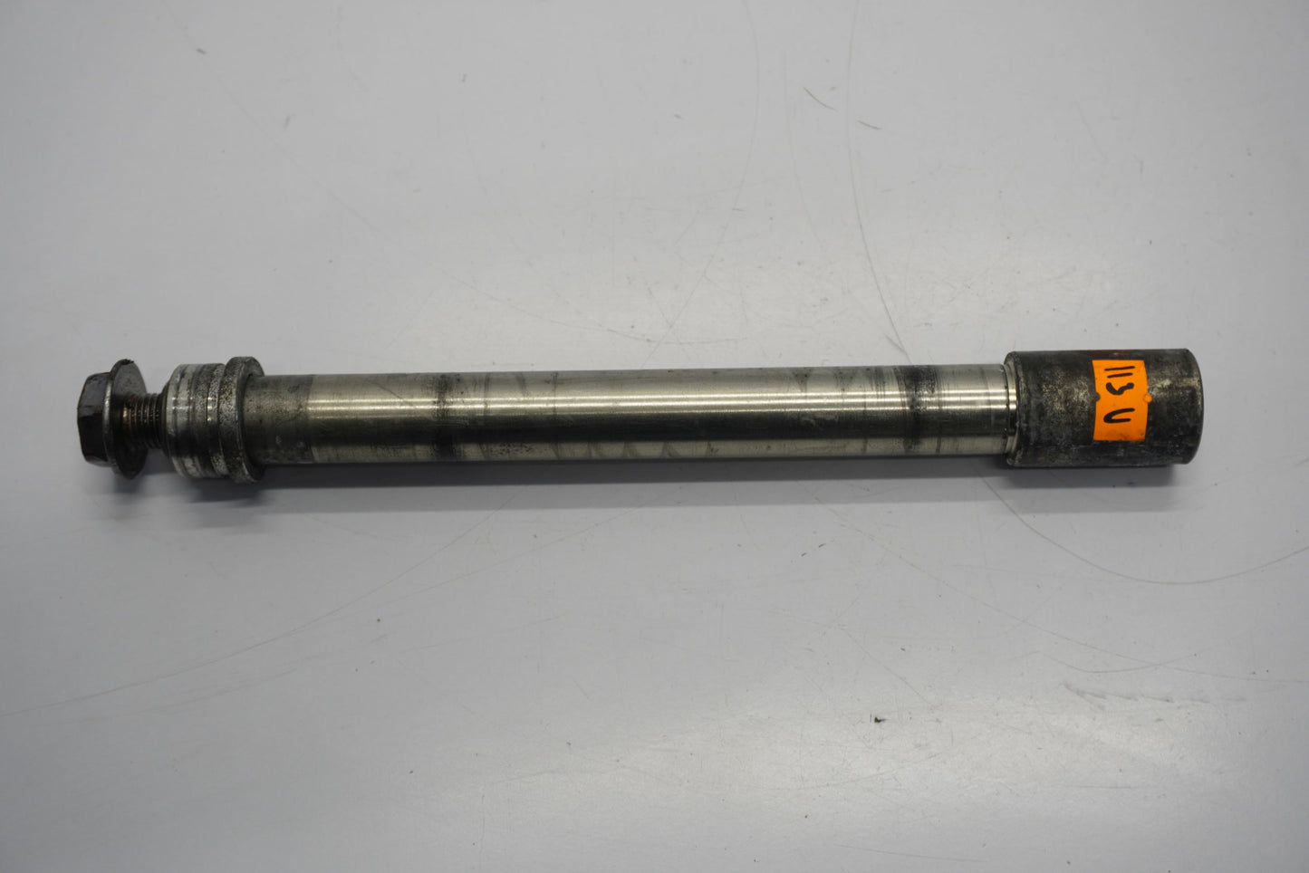 YAMAHA FJR 1300 06-12 Vorderachse Achse vorne Radachse front axle 3