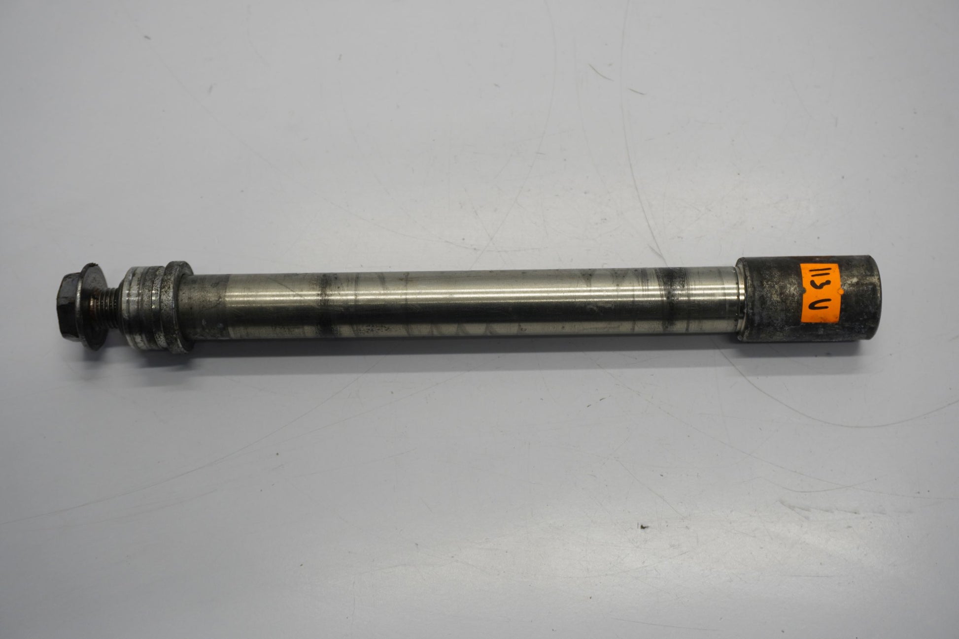 YAMAHA FJR 1300 06-12 Vorderachse Achse vorne Radachse front axle 3