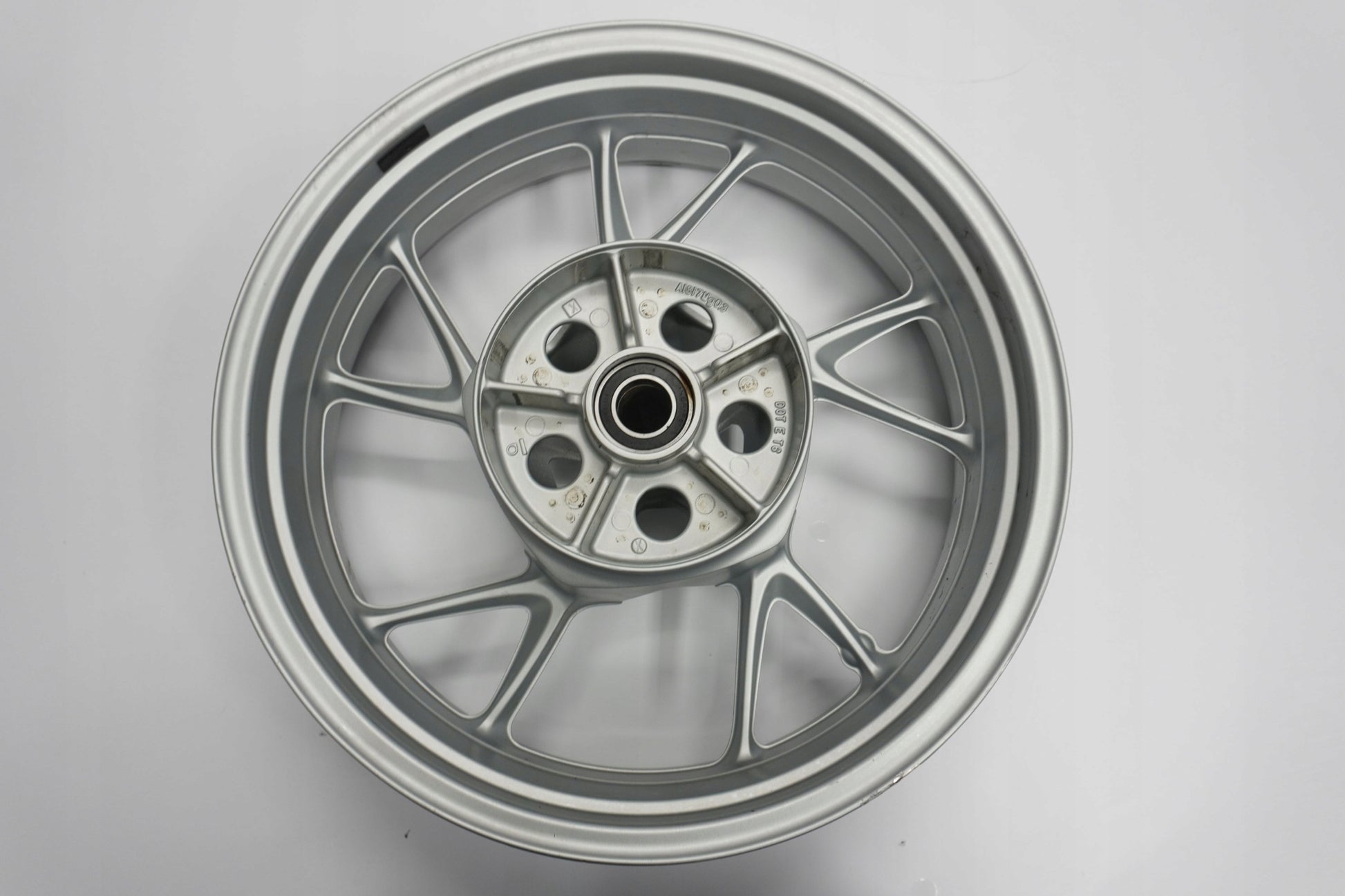 BMW F 900 R K83 20- Felge hinten Wheel Hinterrad 3