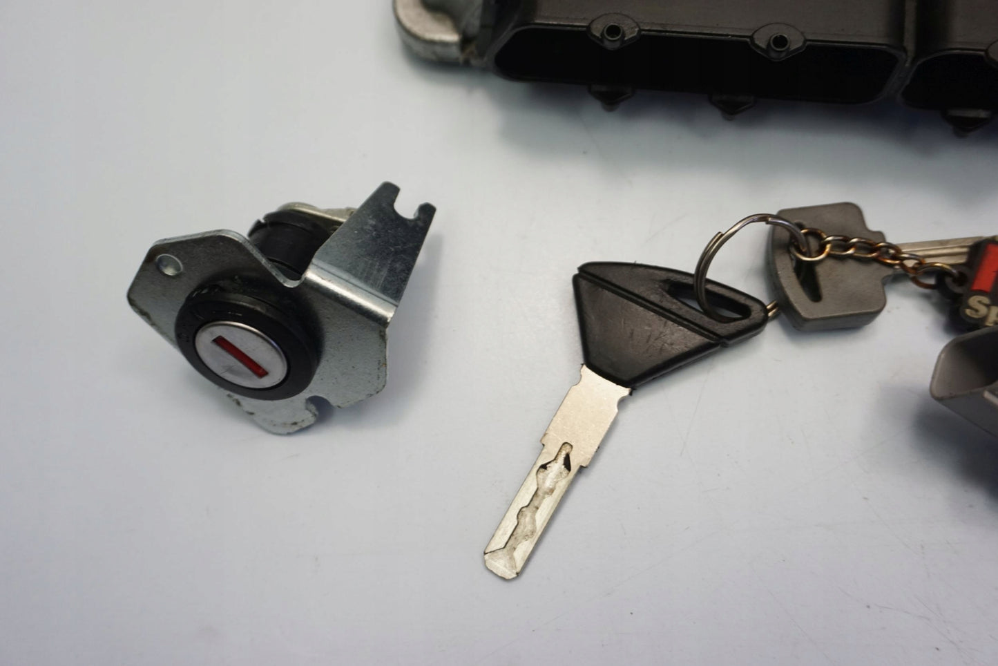 APRILIA TUONO V4 1100 FACTORY 19- Schlosssatz Zündschloss Lock Set