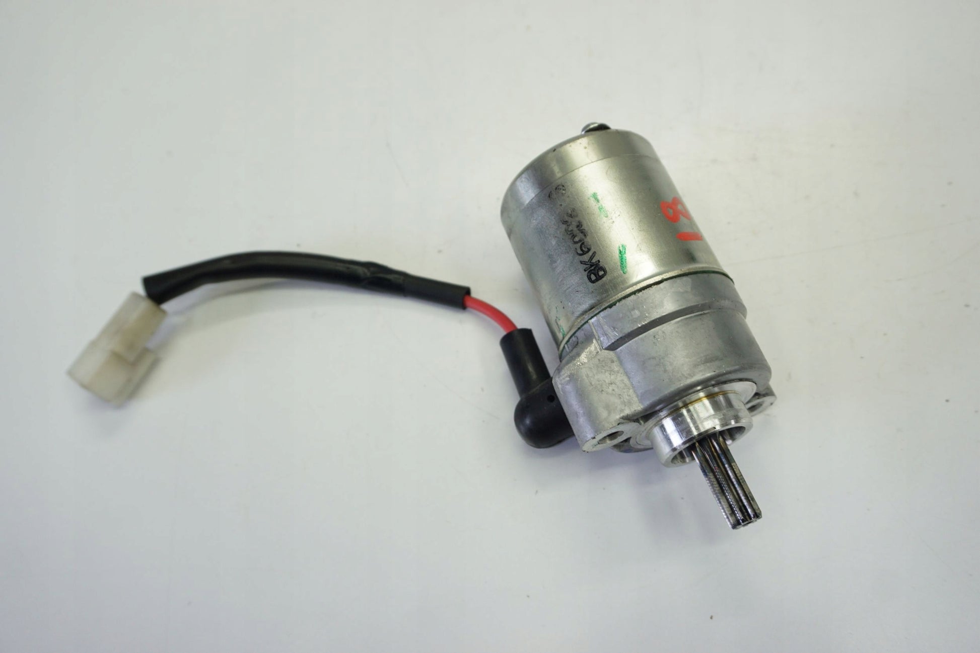 YAMAHA XSR 125 21- Anlasser Starter Motor 6