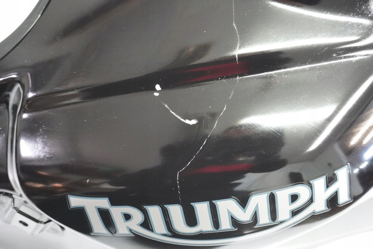 TRIUMPH TIGER 1050 06-12 Kraftstofftank Benzintank Fuel Tank 5