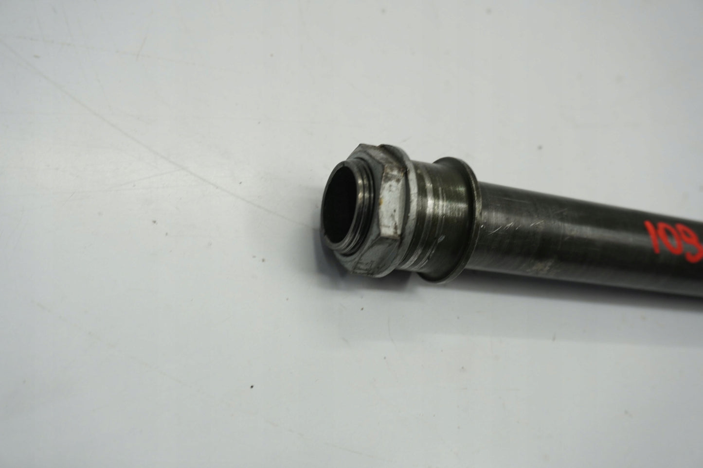 APRILIA SL 750 SHIVER 07-16 Vorderachse Achse vorne Radachse front axle 6