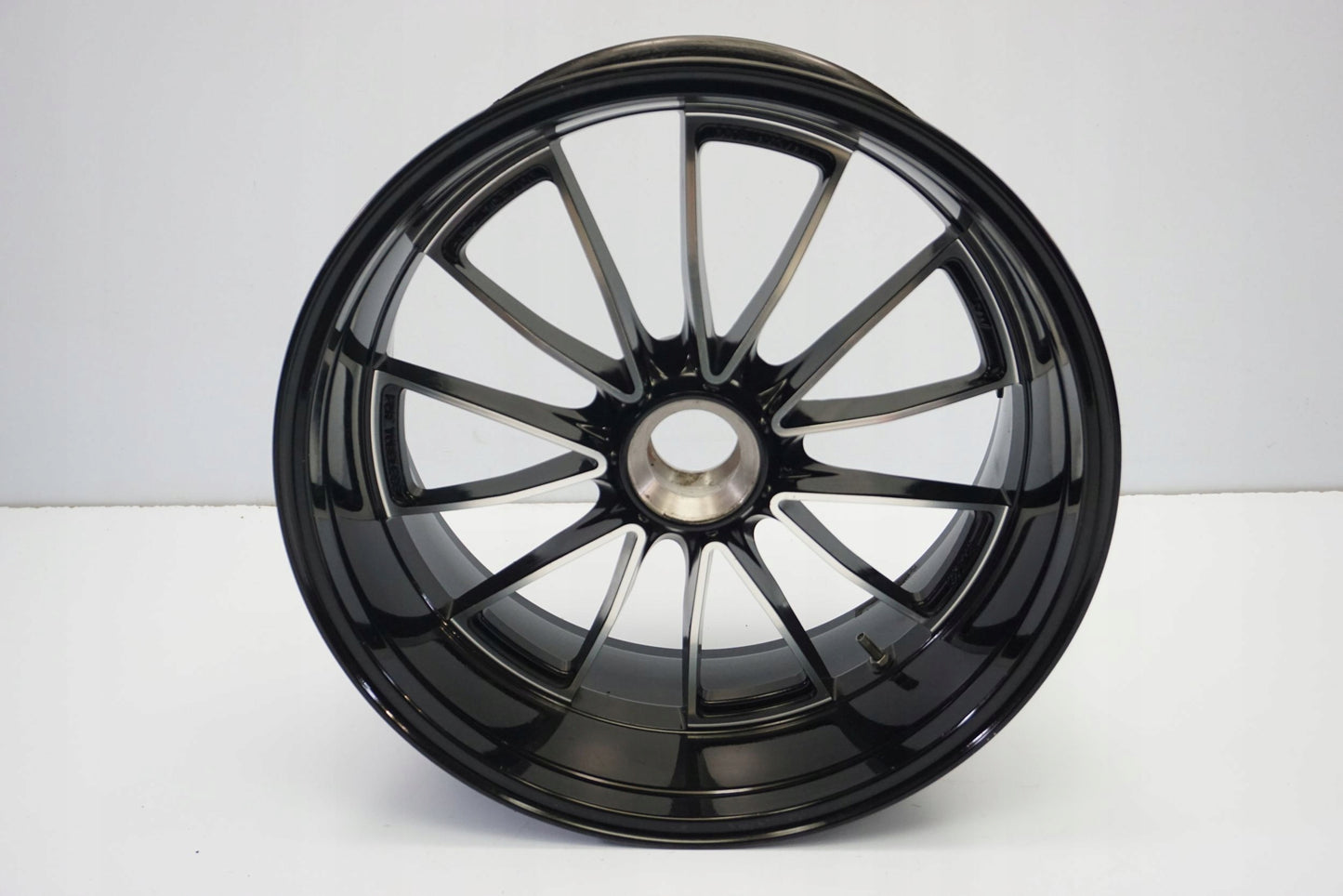 DUCATI DIAVEL 1200 11-13 Felge hinten Wheel Hinterrad 7