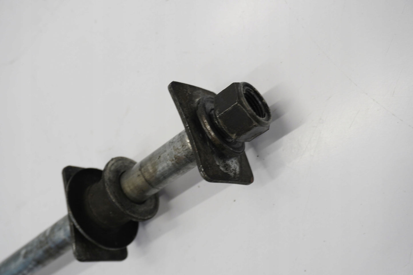 SUZUKI SV 650 S 99-02 Hinterachse Achse hinten Radachse rear axle 4