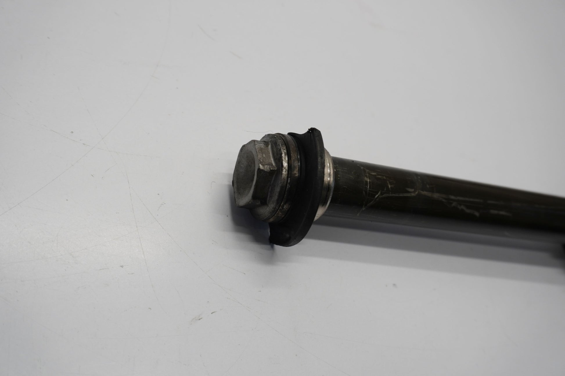 YAMAHA YZF-R6 RJ05 RJ09 03-05 Vorderachse Achse vorne Radachse front axle 4