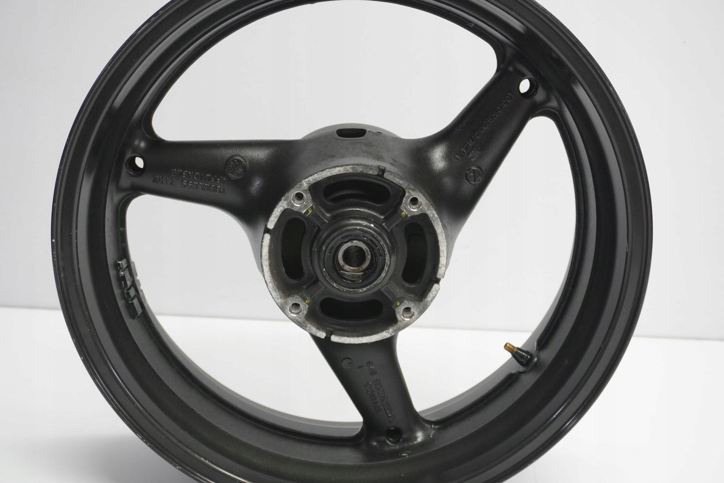 HONDA CB 600 F HORNET S 00-02 Felge hinten Wheel Hinterrad 5