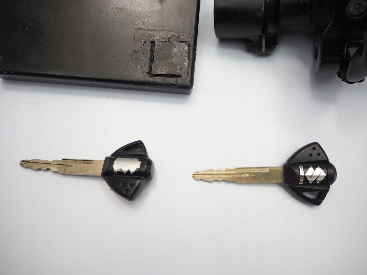 SUZUKI GSX-R 600 750 K8 K9 L0 Schlosssatz Zündschloss Lock Set