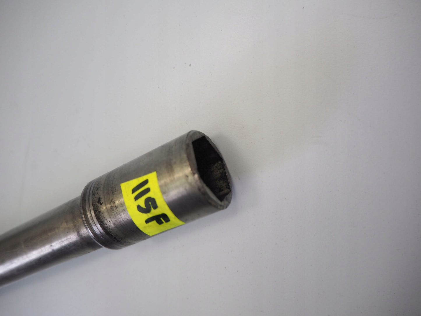 SUZUKI GSX-R 1000 K9-L6 Vorderachse Achse vorne Radachse front axle