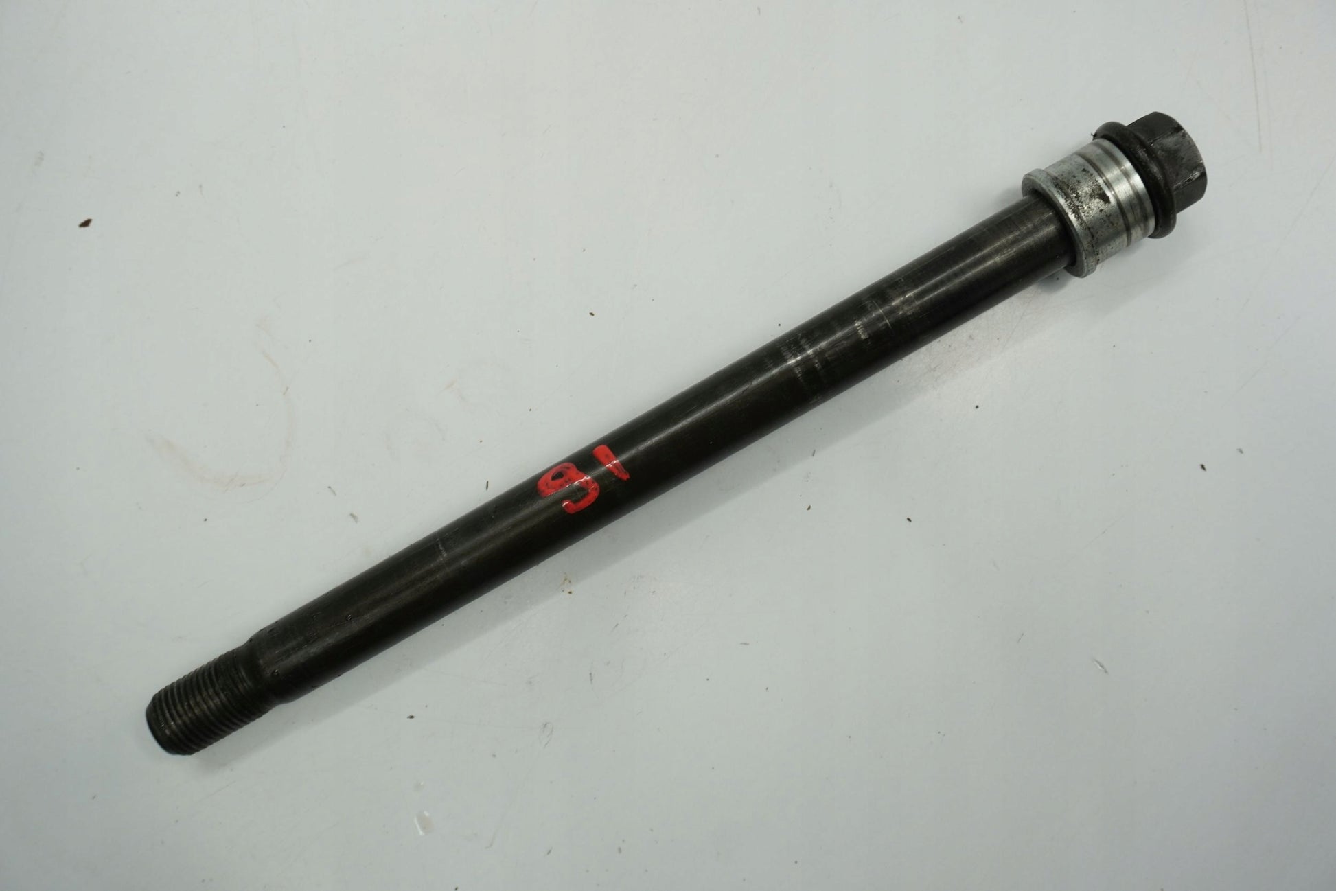 YAMAHA FZS FAZER 600 00-01 Vorderachse Achse vorne Radachse front axle 5