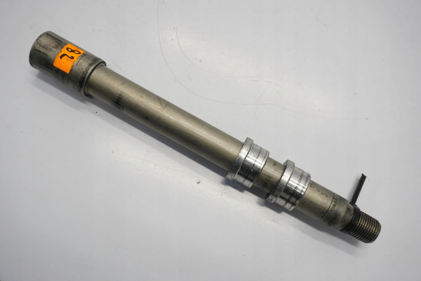 YAMAHA FZ6 FAZER 600 04-09 Vorderachse Achse vorne Radachse front axle 5