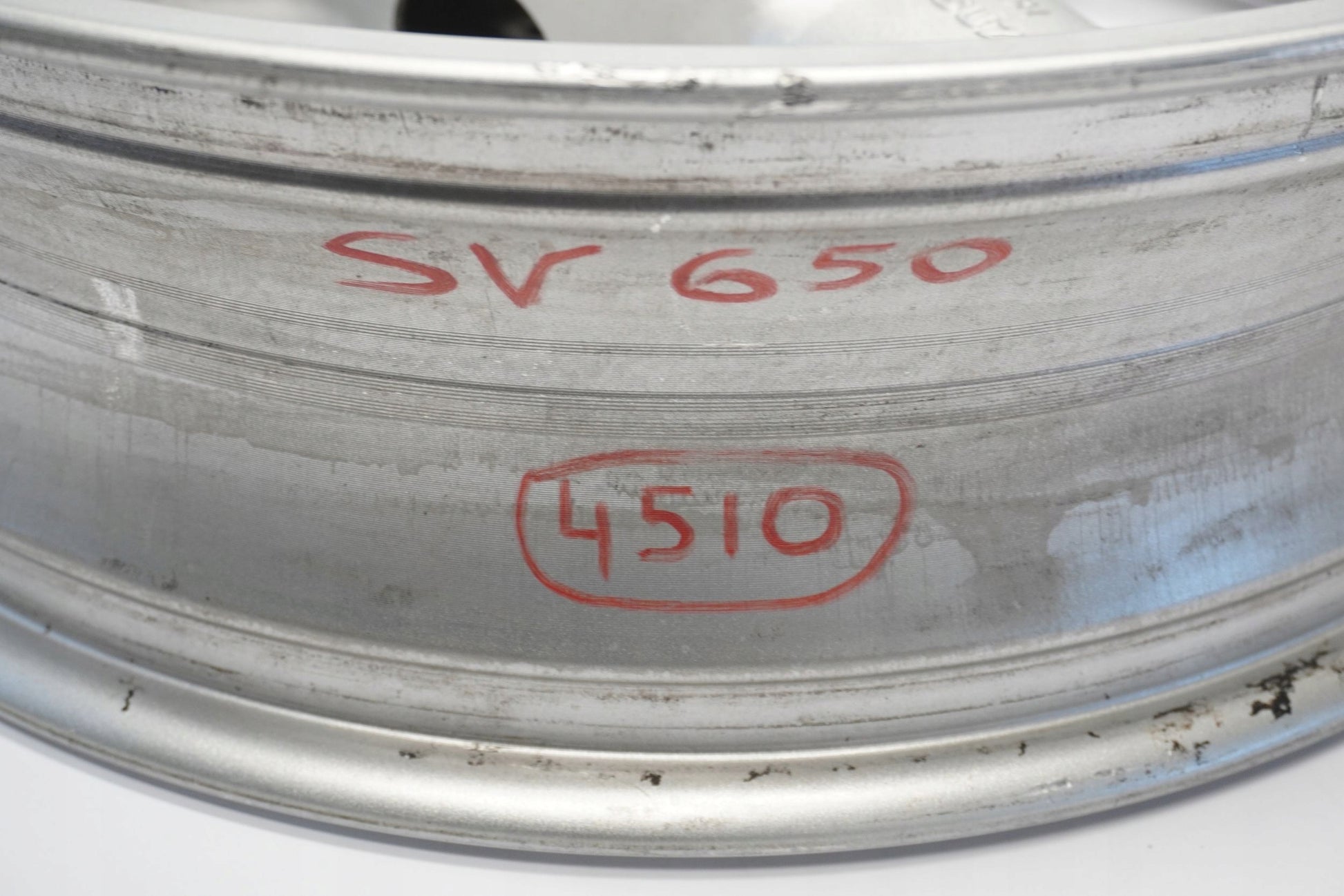 SUZUKI SV 650 03-12 Felge hinten Wheel Hinterrad 5