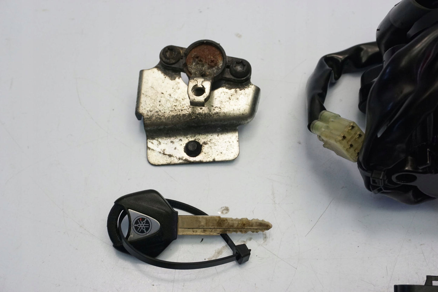 YAMAHA XJ6 N 09-16 Schlosssatz Zündschloss Lock Set