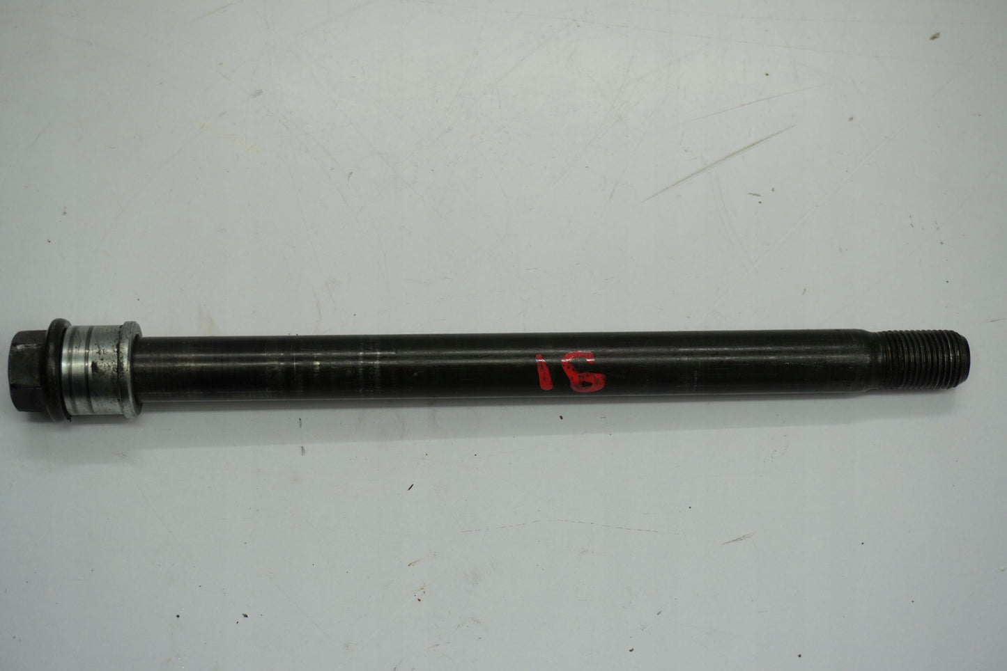 YAMAHA FZS FAZER 600 00-01 Vorderachse Achse vorne Radachse front axle 2