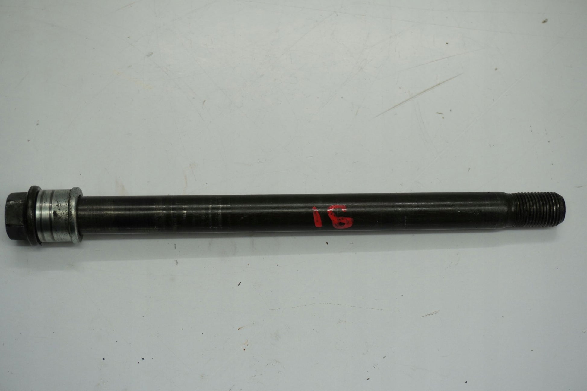 YAMAHA FZS FAZER 600 00-01 Vorderachse Achse vorne Radachse front axle 2