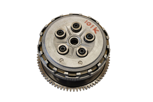 SUZUKI GSR 750 11-16 Kupplung Kupplungskorb Clutch 1