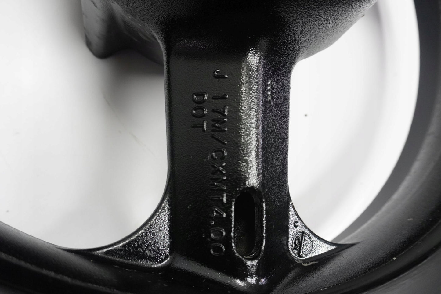 SUZUKI DL 650 V-STROM 04-11 Felge hinten Wheel Hinterrad 6