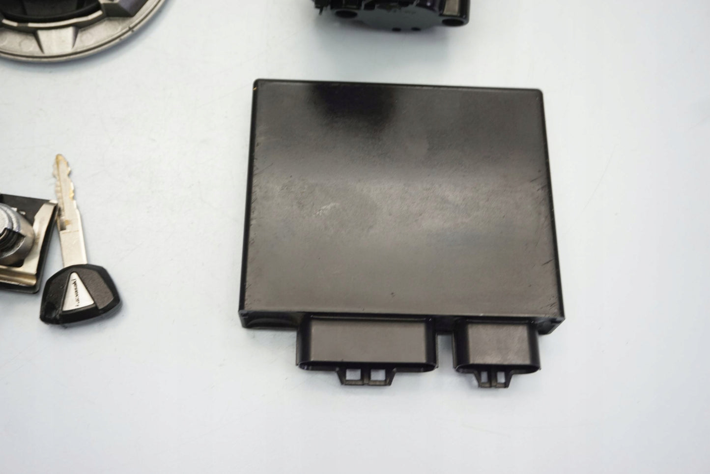 KAWASAKI Z 650 17-19 Schlosssatz Zündschloss Lock Set 10